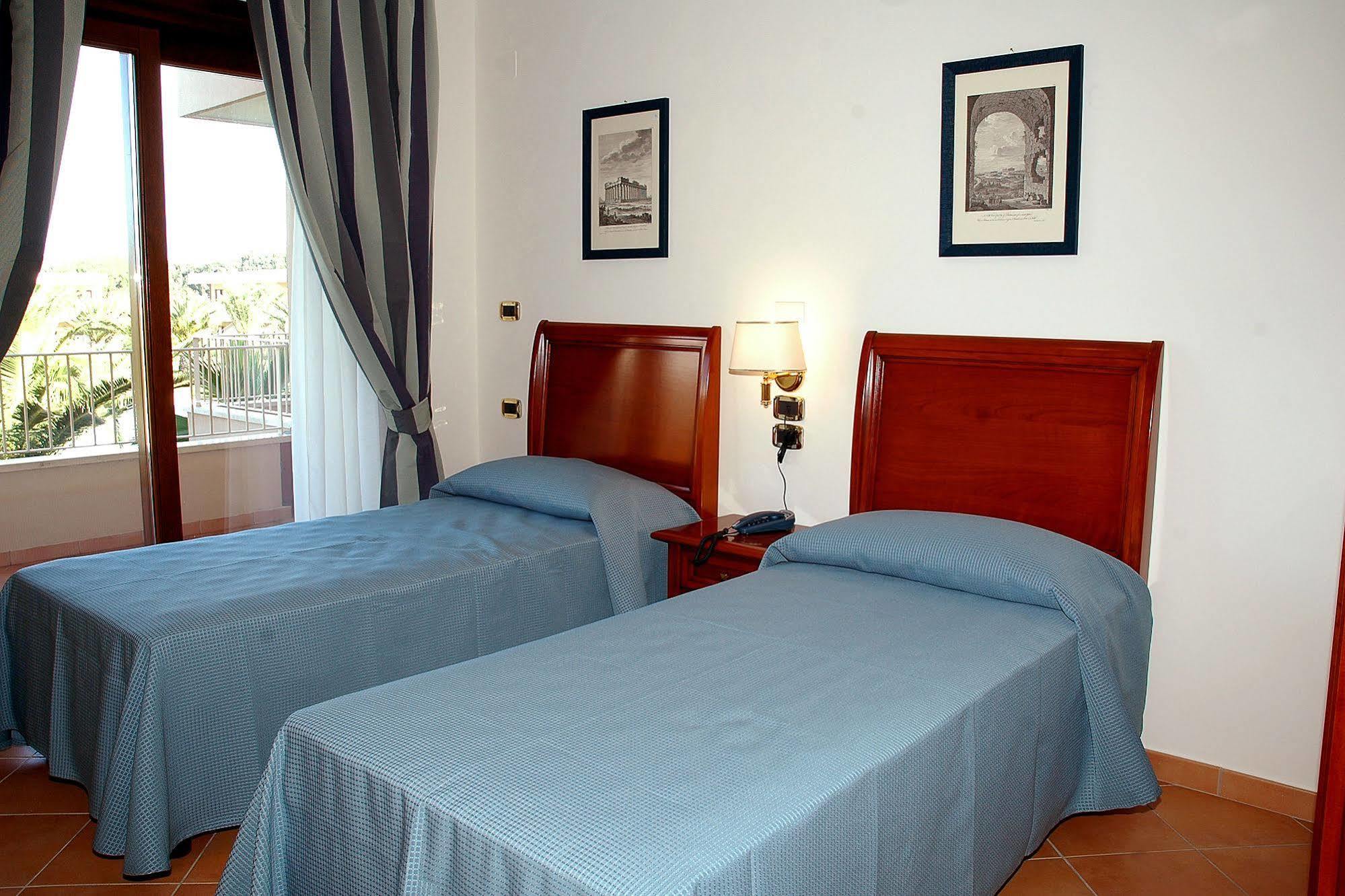 Minerva Resort Hotel بييسْتوم الغرفة الصورة